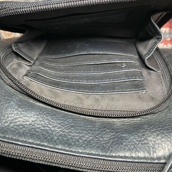 FOSSIL Black Leather Crossbody Bag - Picture 6 of 6